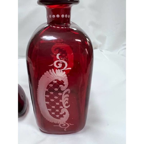 Bohemian Ruby Red etched Decanter with Cordial Glasses - Picture 3 of 8